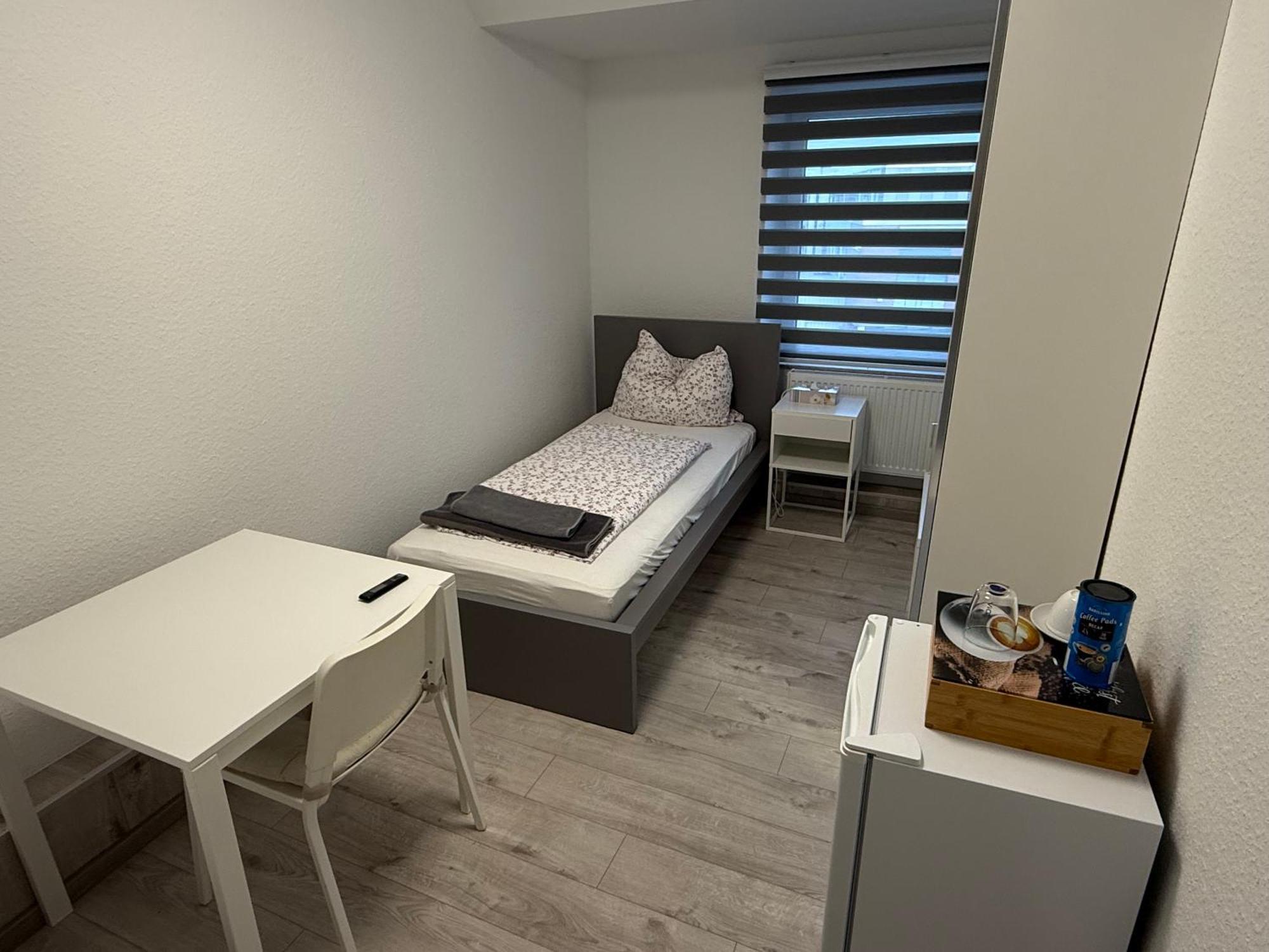 Apart-Hotel Rheinischer Hof Dormagen Buitenkant foto