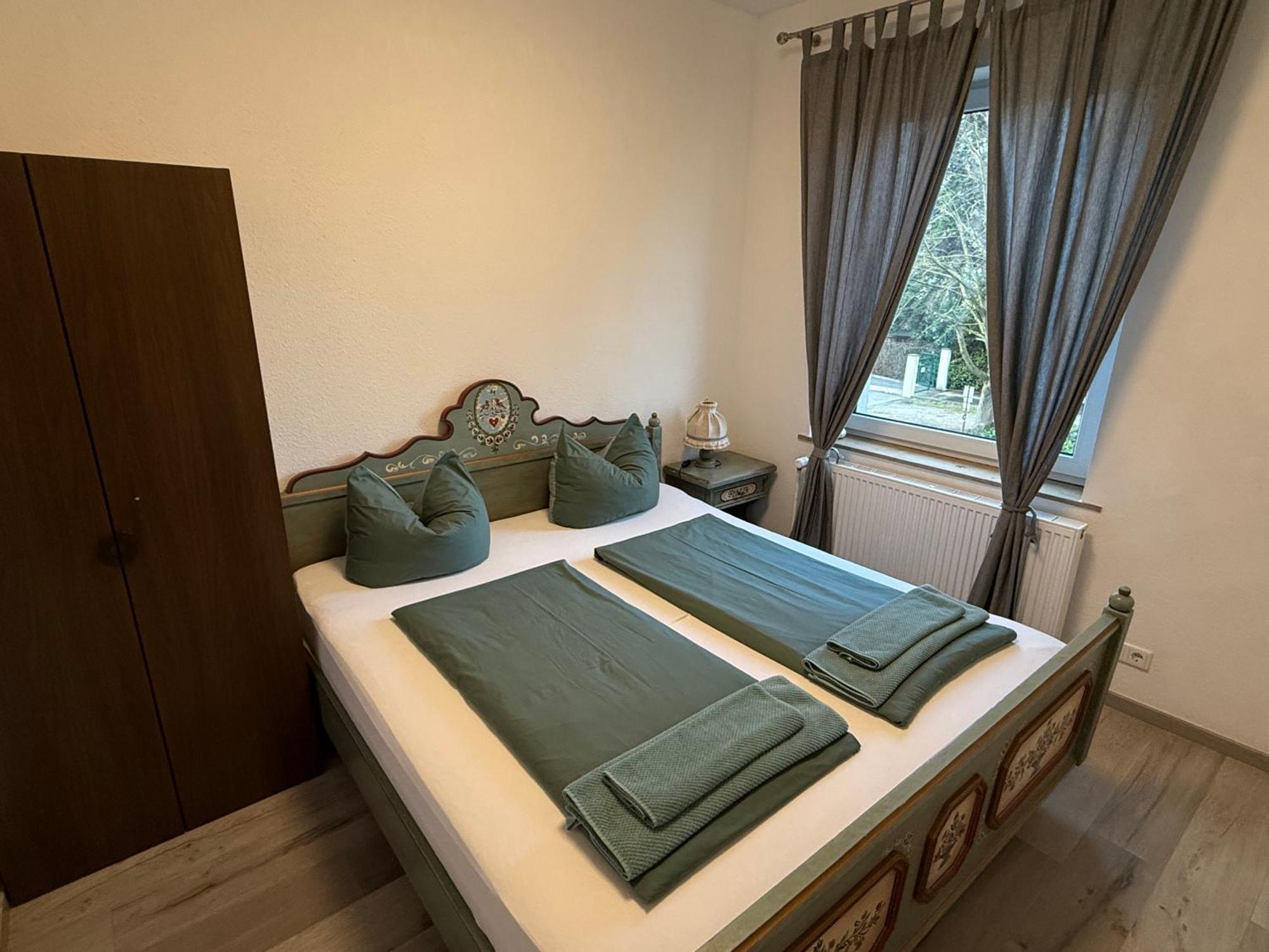 Apart-Hotel Rheinischer Hof Dormagen Buitenkant foto