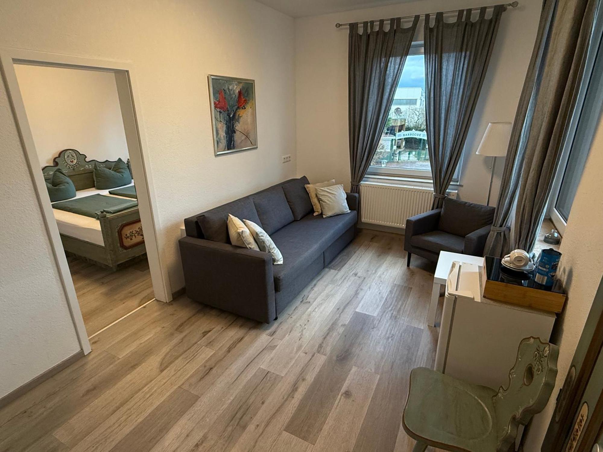 Apart-Hotel Rheinischer Hof Dormagen Buitenkant foto